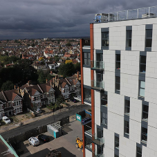 Sapphire overcome challenges to deliver 139 Glide-On™ balconies Sapphire overcome challenges to deliver 139 Glide-On™ balconies