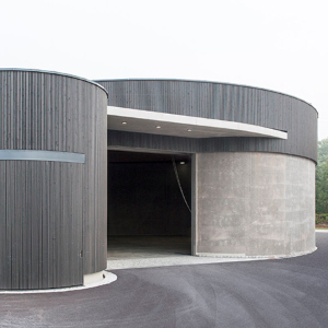 Optimising garage aesthetics and space with side sliding façade doors Optimising garage aesthetics and space with side sliding façade doors