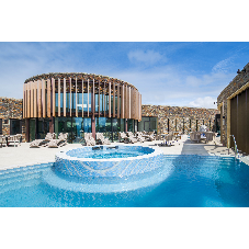 Wade stainless steel linear drainage from Alumasc specified for iconic hotel’s Aqua Club Wade stainless steel linear drainage from Alumasc specified for iconic hotel’s Aqua Club