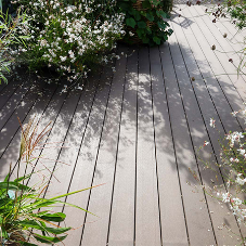 Green From the Ground Up: Paving the Way for Sustainable Roof Terrace Design Green From the Ground Up: Paving the Way for Sustainable Roof Terrace Design