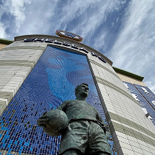 Stereo-Kinetic Wall® Creates Spectacular Façade at Chelsea FC