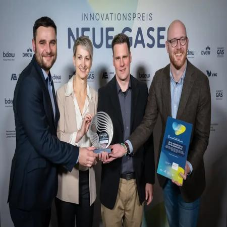 Innovation Award: SCHOTT wins for trials in glass production with 100% hydrogen. Innovation Award: SCHOTT wins for trials in glass production with 100% hydrogen.