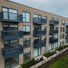 AliDeck Supply AliRail Plate Fix 0.74kN Aluminium Balcony Balustrade System to New-build Project in Ireland AliDeck Supply AliRail Plate Fix 0.74kN Aluminium Balcony Balustrade System to New-build Project in Ireland