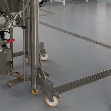 Harmer Modular 135 from Alumasc specified for laboratory expansion Harmer Modular 135 from Alumasc specified for laboratory expansion