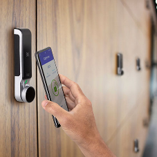 Digitalising access management for lockers and cabinets