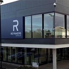 Reynaers Knowledge Centre UK Headquarters Reynaers Knowledge Centre UK Headquarters