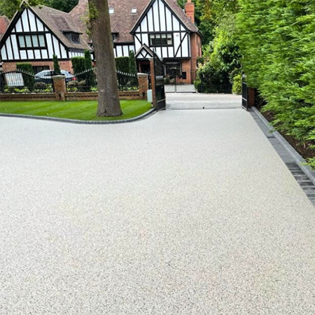 Resin Bound Surfacing - Permeable Paving Solution Resin Bound Surfacing - Permeable Paving Solution